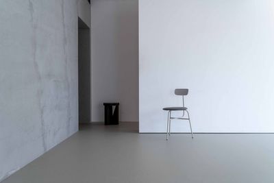 移動壁（白面） - Blend Living 【Blend Living】シンプルなデザイナーズ自然光スタジオの室内の写真