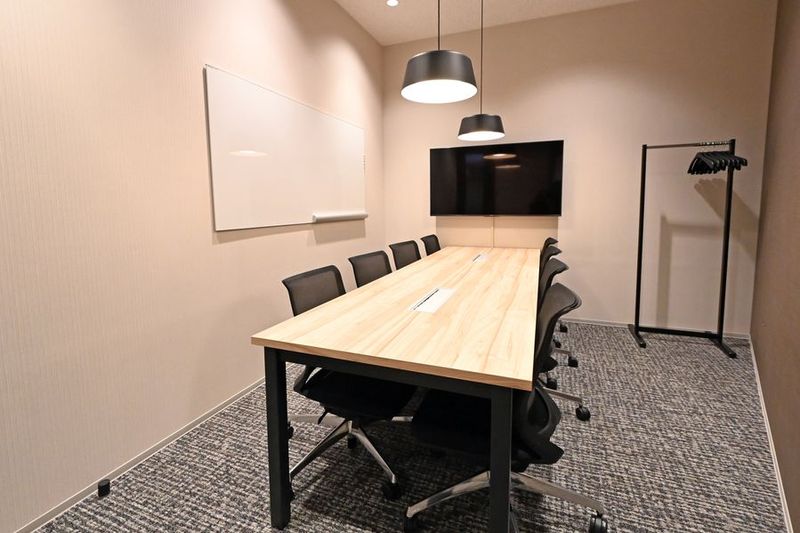 会議室 01(8名) - H¹T流山おおたかの森（サテライト型シェアオフィス）