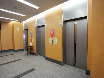 名古屋会議室 MYCAFE CLASSIC店 セミナールームの設備の写真