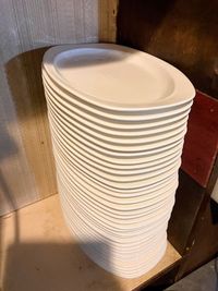 40人分くらいのプレートあります - NICO'S Cafe 小伝馬町駅すぐのレトロでオシャレなキッチン付きレンタルスペースの設備の写真