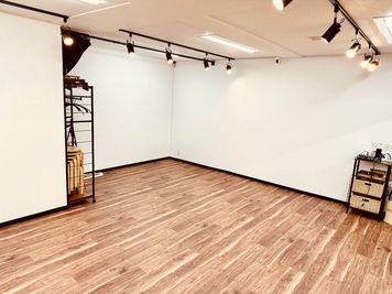 レンタルスタジオswamp 西新宿　ダンスができるレンタルスタジオの室内写真 - レンタルスタジオswamp西新宿 ダンスができるレンタルスタジオの室内の写真