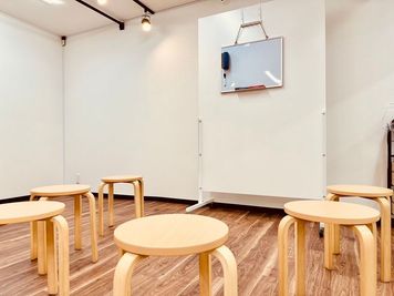レンタルスタジオswamp 西新宿　ダンスができるレンタルスタジオの室内写真 - レンタルスタジオswamp西新宿 ダンスができるレンタルスタジオの室内の写真