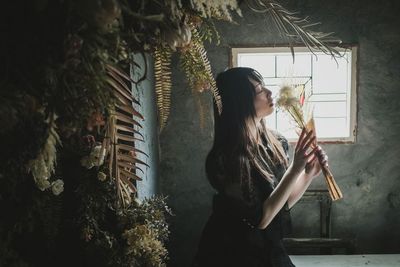 異世界にどうぞ迷い込んでみてください - studio owl 御茶ノ水駅前店｜撮影スタジオ 10種類の背景で撮影できる機材全部無料のデザイナーズ撮影スタジオの室内の写真