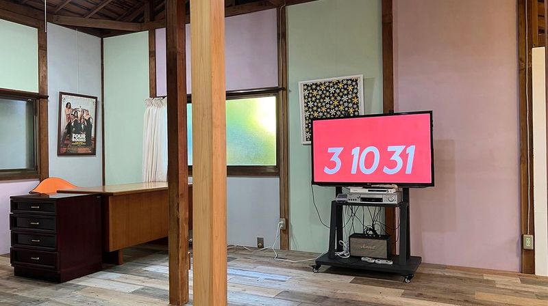 31031 【藤井寺駅から徒歩10分】47インチモニター付き一戸建てスペースの室内の写真