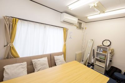姿見で服装チェックやカラー診断等の用途にもご利用いただけます。 - 水道橋さいてん ⭐️会議室さいてん水道橋⭐️の室内の写真