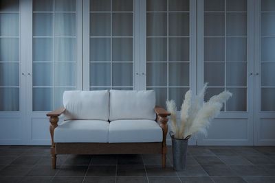 二人掛けのシンプルなソファ - ブランシェリュ_スタジオ レンタルフォトスタジオ　ブランシェリュの設備の写真