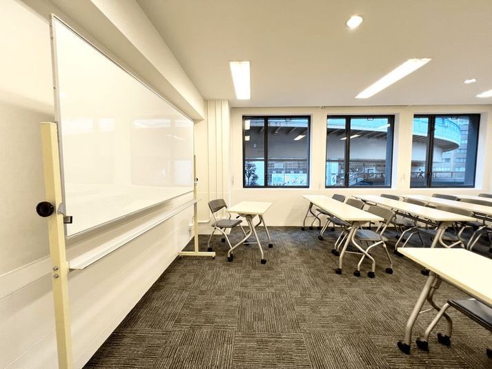 Room C（セルフ設営/当日予約OK） - 大阪会議室 梅田北新地店