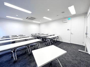 大阪会議室 梅田北新地店 Room C（セルフ設営/当日予約OK）の室内の写真