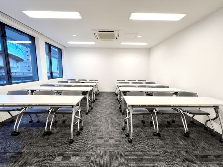 Room C（セルフ設営/当日予約OK） - 大阪会議室 梅田北新地店