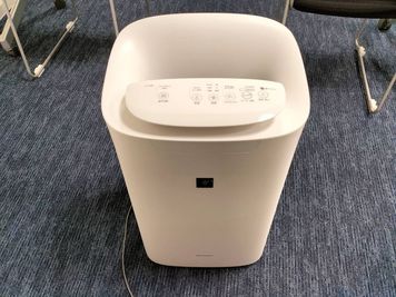 空気清浄機 - 貸会議室 INISHIE ミーティングルームの設備の写真