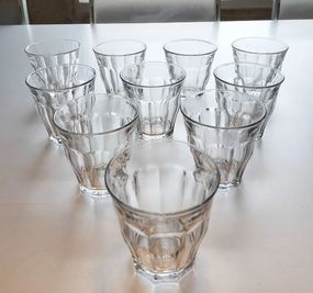 10名分のグラスをご用意しています。 - エクセルシオールスペース南池袋店 ✨ゴミ捨て無料✨コンクリート打ちっ放し|女子会・パーティー🍷の室内の写真