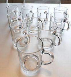 10名分のマグカップをご用意しています。 - エクセルシオールスペース南池袋店 ✨ゴミ捨て無料✨コンクリート打ちっ放し|女子会・パーティー🍷の室内の写真