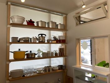 キッチン棚 - Sunny Goose Kitchenの室内の写真