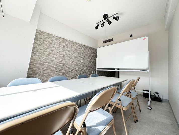 会議、セミナー、レッスン多目的スペース　飲食可 - カンフィー新大阪　新大阪駅10秒　懇親会のできる会議室