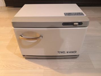 ホットキャビ（タオルウォーマー）です。 - あくびのすき間　東梅田店 🚩大型サイズの低反発施術ベッドがあるサロンですの設備の写真