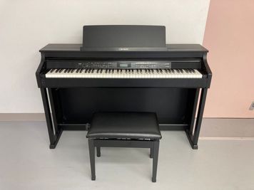 [Casio]
セルヴィアーノ電子ピアノAP650M - スタジオ「Etude」の室内の写真