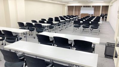 【リロの会議室】関内横浜スタジアム前 【リロの会議室】9階_中会議室の室内の写真