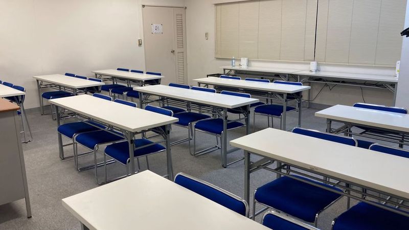 【リロの会議室】1階_小会議室 - 【リロの会議室】関内横浜スタジアム前