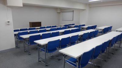 【リロの会議室】関内横浜スタジアム前 【リロの会議室】3階_小会議室の室内の写真