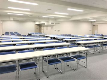 【リロの会議室】関内横浜スタジアム前 【リロの会議室】4階_特大会議室の室内の写真