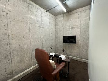 オプションでテレビをご覧いただけます。 - minoriba_中目黒青葉台一丁目店 レンタルサロンの室内の写真