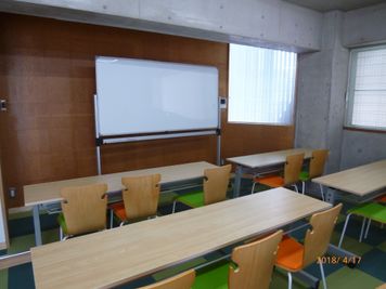 レンタルスペース  ナカタニ 会議室。カルチャースクールの室内の写真