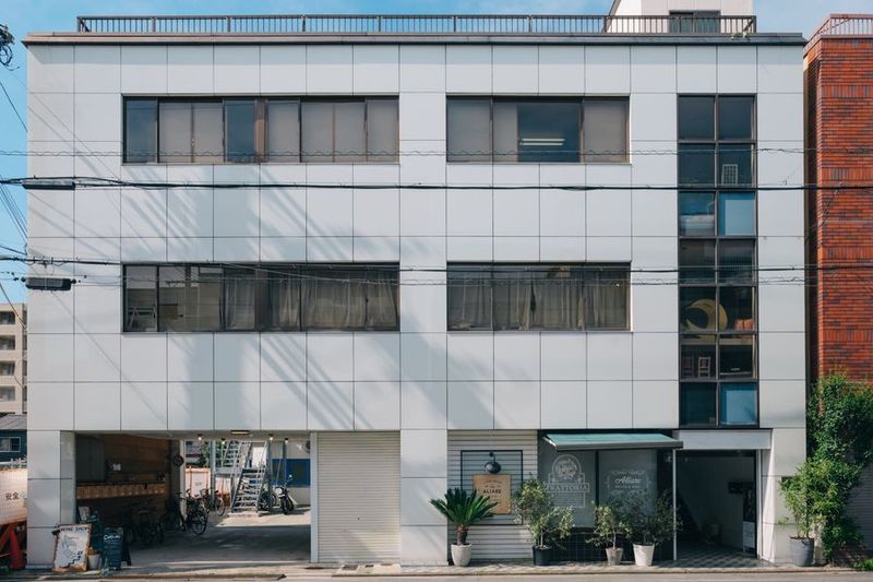 【京都大宮】シンプルで使いやすい！背景紙・機材豊富な撮影スタジオ - スタジオ日々喜