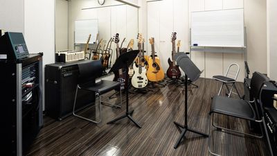 ヤマハミュージック直営教室！【四ツ橋駅徒歩3分】ギターの練習ができるお部屋です♪ - ミュージックアベニューなんば
