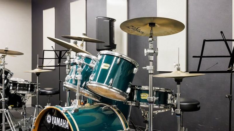 ドラム・電子ピアノ防音部屋 Room17教室 - ミュージックアベニュー梅田