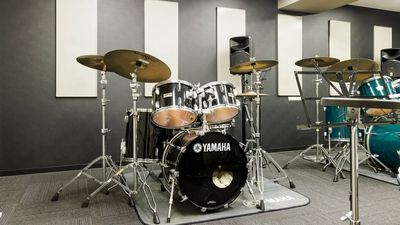 ドラムセット - ミュージックアベニュー梅田 ドラム・電子ピアノ防音部屋 Room17教室の室内の写真