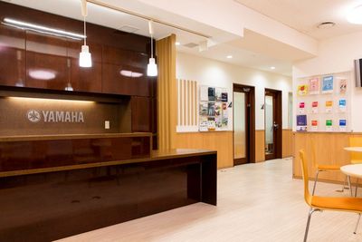 会場受付 - ヤマハミュージックリテイリング　横浜センター グランドピアノ防音部屋 S3の室内の写真