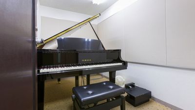 グランドピアノ - 横浜センター グランドピアノ防音部屋 S5教室の室内の写真