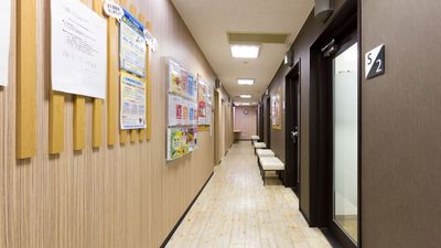 S5前の廊下 - ヤマハミュージックリテイリング　横浜センター グランドピアノ防音部屋 S5教室の室内の写真