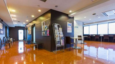 会場ロビー - ミュージックアベニュー横浜 管弦楽器、電子ピアノ防音部屋 5B教室の室内の写真