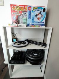 各種ボードゲームあり（不定期に入れ替えます） - 【完全個室】繁華街近く･広々対面キッチン付 お気軽レンタルスペースMOE（モエ）橘通東パーティースペースの室内の写真