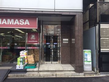 【リロの会議室】Forum S 3東洋海事ビル 【Forum S 3東洋海事ビル】地下1階　会議室Aの入口の写真