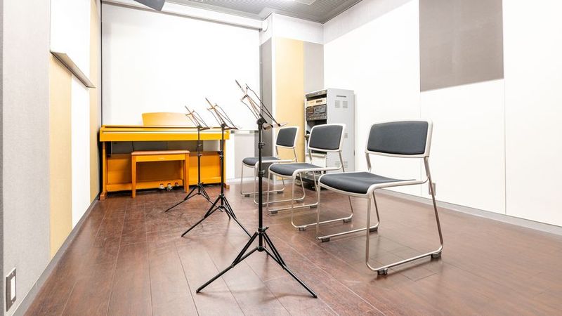 部屋内 - ミュージックアベニュー栄 管楽器、弦楽器防音部屋 407番教室の室内の写真