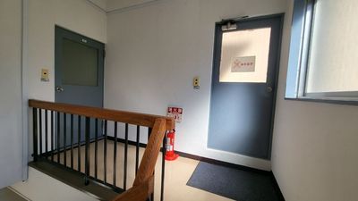 JK Room 新宿 村上ビルの入口の写真