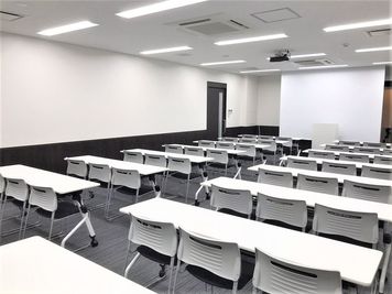 【リロの会議室】Forum S+ 内幸町 【リロの会議室】地下1階　会議室Aの室内の写真