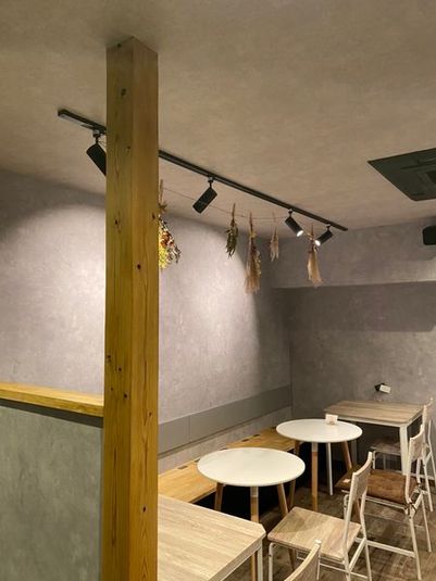 カウンター付きおしゃれなカフェスペース - ぎるふりかふぇ