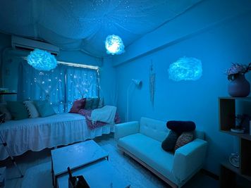 KOHA新宿2nd 室内イルミで映画鑑賞✨まるで雲の上にいるような感覚🌥の室内の写真