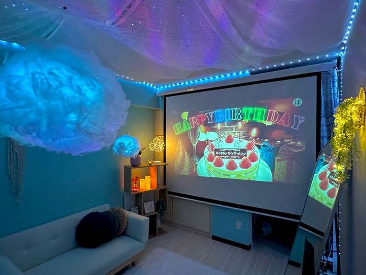 室内イルミで映画鑑賞✨まるで雲の上にいるような感覚🌥 - KOHA新宿2nd