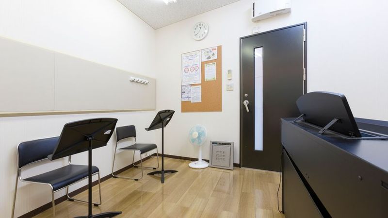 部屋内 - ミュージックアベニュー渋谷cocoti 電子ピアノ防音部屋 11番教室の室内の写真