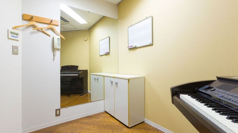 管楽器・電子ピアノ防音部屋 19番教室 - ミュージックアベニュー新宿クラッセ