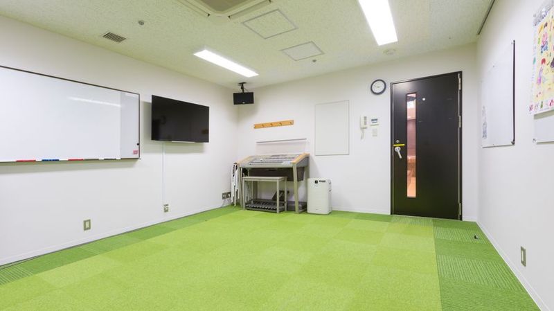 アップライトピアノ、エレクトーン防音部屋 4番教室　 - ミュージックアベニュー新宿クラッセ
