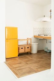 キッチンには2口コンロ、冷蔵庫も利用可能 - Relax studio 白金 Relax studio 白金｜シロホリ・屋上で撮影可能📷の室内の写真