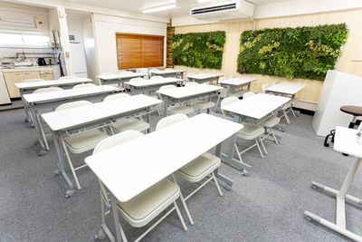 セミナー、撮影など様々な利用用途でご利用頂けます。
緑をふんだんに使用し、インテリアにもこだわりました。 - 【Good Space西新宿401】 GoodSpace西新宿401｜徒歩4分｜最大50名 [14]の室内の写真