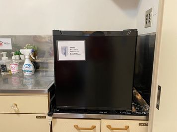 冷蔵庫を備え付けています - SPACE 712・浅草雷門【田原町駅徒歩3分】の設備の写真