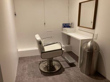 大名Fビル SALON GALLERY F（LEFT ROOM）の室内の写真