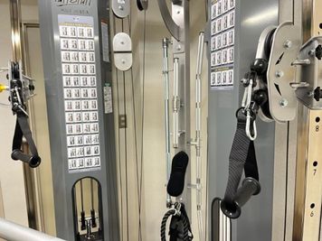 マルチケーブルならではのトレーニングが行えます。 - MIYAZAKI GYM人形町店 人形町レンタルジムスミスマシン②の室内の写真